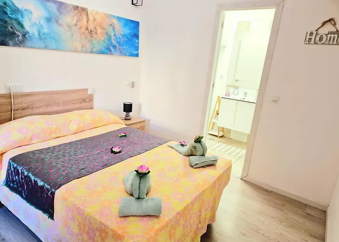 Case de vacanță Daniel Beachfront, 2 Wifi Free Playa de las Americas (Tenerife)