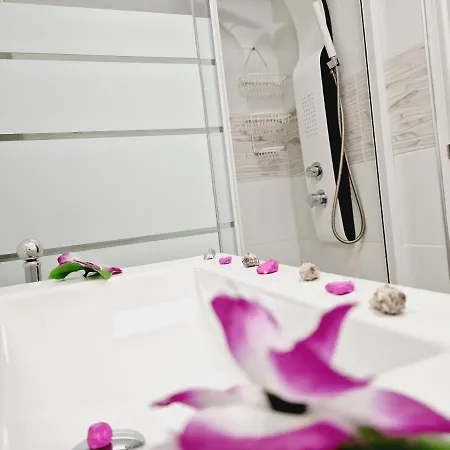 Casa vacanze Daniel Beachfront, 2 Wifi Free