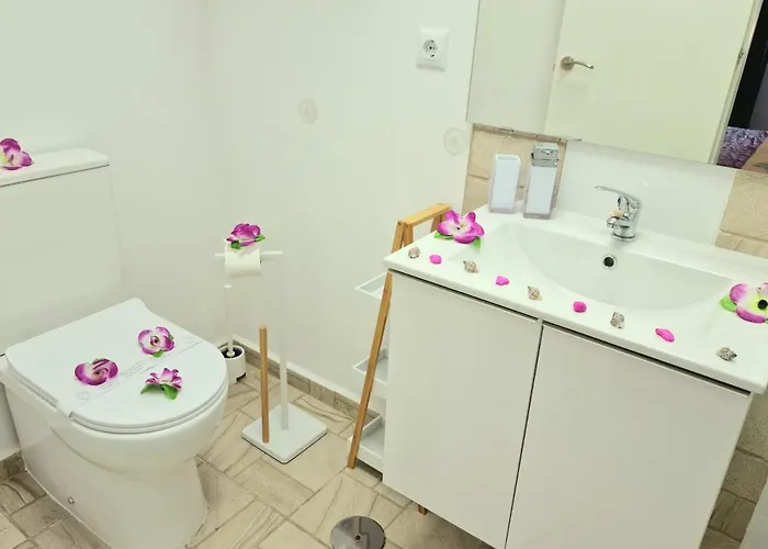 Дом отдыха Daniel Beachfront, 2 Wifi Free *