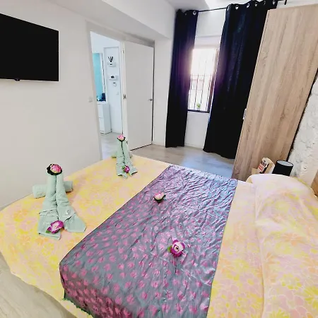 Daniel Beachfront, 2 Wifi Free Prázdninový dům